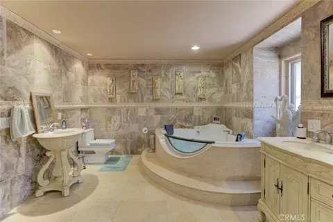 Bath - 1663 Vista, Glendale, CA 91201 photo 5 of 7