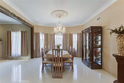 Dining - 1663 Vista, Glendale, CA 91201 photo 1 of 2