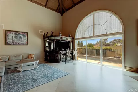 Living - 1663 Vista, Glendale, CA 91201 photo 4 of 5