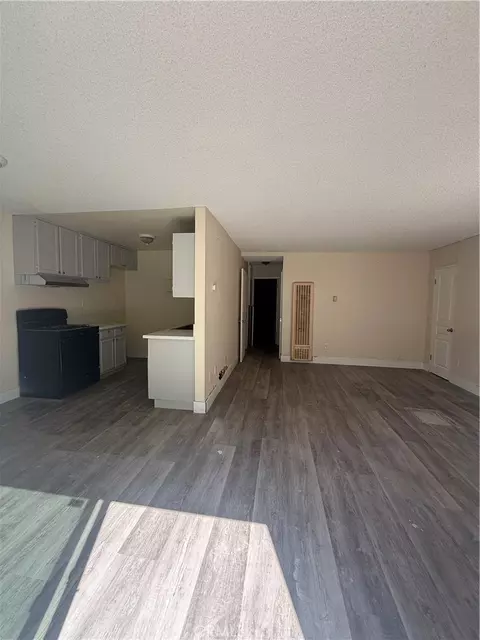 14805 Chase St #107, Panorama City, CA 91402