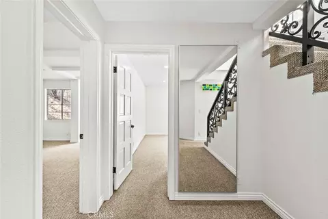Entry Way - 631 Caleb St, Glendale, CA 91202 photo 4 of 8