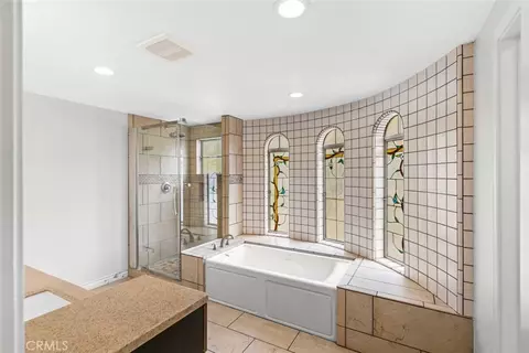 Bath - 631 Caleb St, Glendale, CA 91202 photo 1 of 5