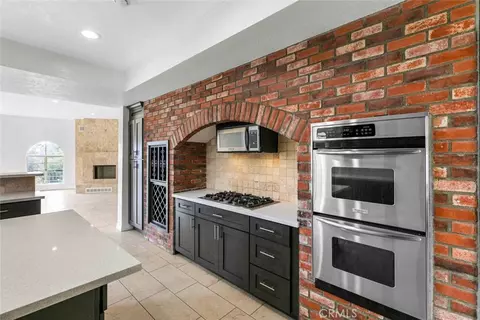 Kitchen - 631 Caleb St, Glendale, CA 91202 photo 7 of 7