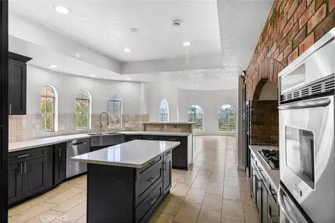 Kitchen - 631 Caleb St, Glendale, CA 91202 photo 5 of 7
