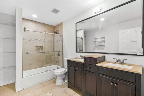 Bath - 631 Caleb St, Glendale, CA 91202 photo 4 of 5