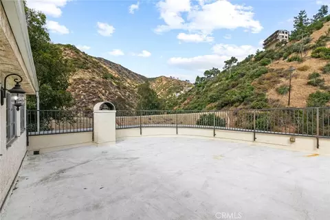 Exterior - 631 Caleb St, Glendale, CA 91202 photo 4 of 7