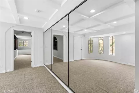 Entry Way - 631 Caleb St, Glendale, CA 91202 photo 7 of 8
