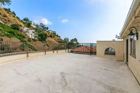 Exterior - 631 Caleb St, Glendale, CA 91202 photo 3 of 7