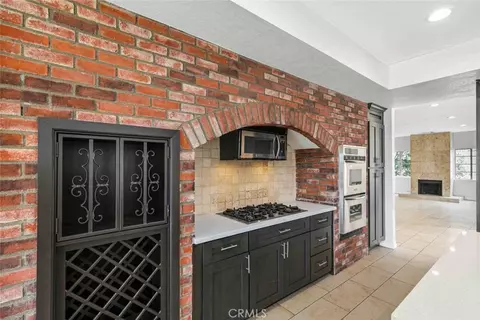 Kitchen - 631 Caleb St, Glendale, CA 91202 photo 6 of 7