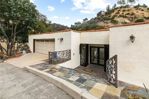 Exterior - 631 Caleb St, Glendale, CA 91202 photo 2 of 7