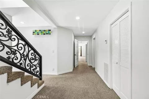 Entry Way - 631 Caleb St, Glendale, CA 91202 photo 5 of 8