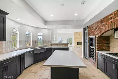Kitchen - 631 Caleb St, Glendale, CA 91202 photo 3 of 7