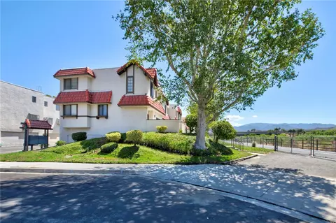 27610 Nugget Dr #1, Canyon Country, CA 91387