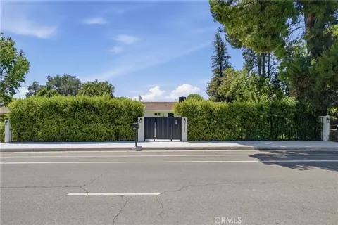 9253 White Oak Ave, Northridge, CA 91325