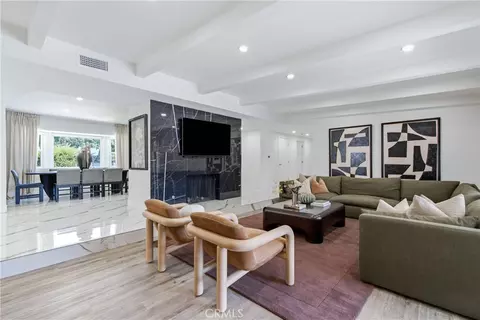 9253 White Oak Ave, Northridge, CA 91325