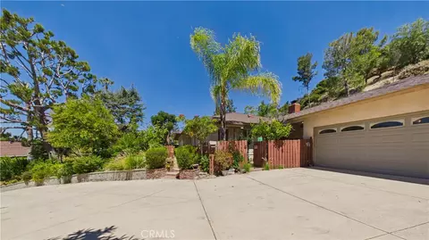 Exterior - 11246 Denivelle Pl, Tujunga, CA 91042 photo 6 of 19