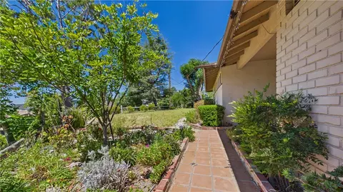 Exterior - 11246 Denivelle Pl, Tujunga, CA 91042 photo 11 of 19