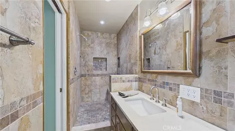 Bath - 11246 Denivelle Pl, Tujunga, CA 91042 photo 1 of 4