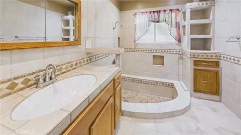 Bath - 11246 Denivelle Pl, Tujunga, CA 91042 photo 4 of 4