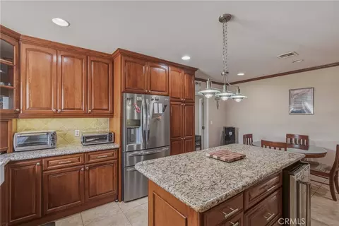 Kitchen - 3170 E Orange Grv, Pasadena, CA 91107 photo 8 of 10