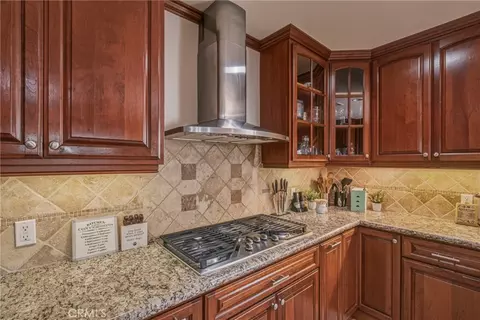 Kitchen - 3170 E Orange Grv, Pasadena, CA 91107 photo 6 of 10