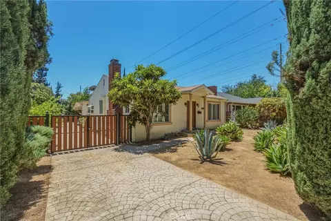 Exterior - 3170 E Orange Grv, Pasadena, CA 91107 photo 5 of 22