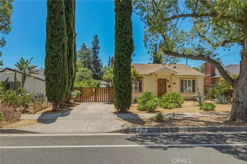 Exterior - 3170 E Orange Grv, Pasadena, CA 91107 photo 6 of 22
