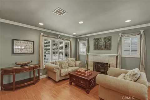 Living - 3170 E Orange Grv, Pasadena, CA 91107 photo 6 of 8