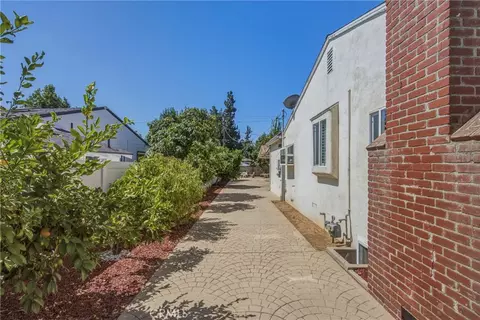 Exterior - 3170 E Orange Grv, Pasadena, CA 91107 photo 12 of 22
