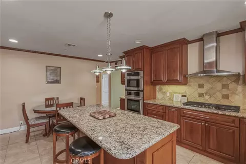 Kitchen - 3170 E Orange Grv, Pasadena, CA 91107 photo 9 of 10