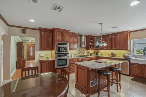 Kitchen - 3170 E Orange Grv, Pasadena, CA 91107 photo 4 of 10