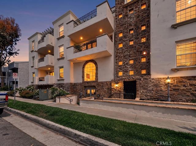 12407 Moorpark St #104, Studio City, CA 91604
