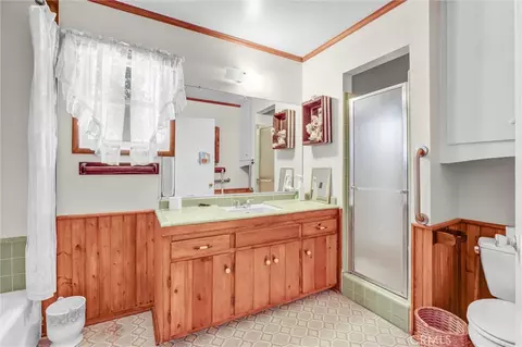 Bath - 9818 Creemore Dr, Tujunga, CA 91042 photo 1 of 3