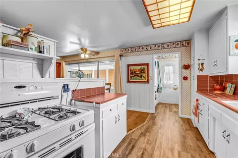 Kitchen - 9818 Creemore Dr, Tujunga, CA 91042 photo 3 of 3