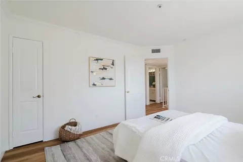 Bedroom - 444 Myrtle St #4, Glendale, CA 91203 photo 3 of 6