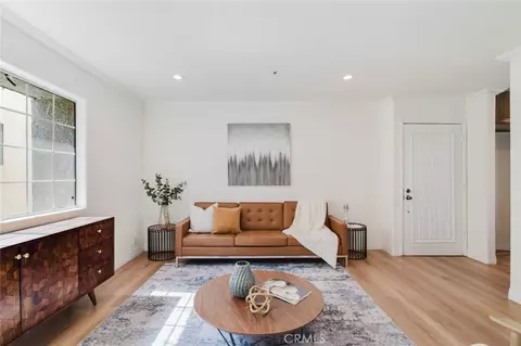 Living - 444 Myrtle St #4, Glendale, CA 91203 photo 3 of 3
