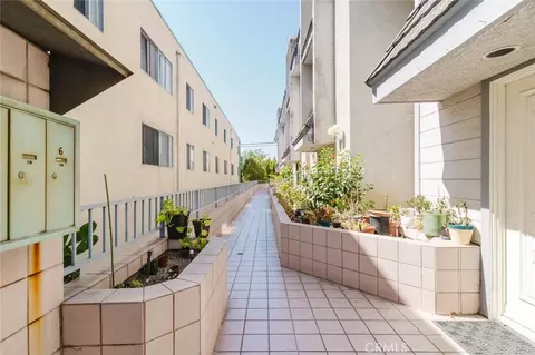 Exterior - 444 Myrtle St #4, Glendale, CA 91203 photo 1 of 1
