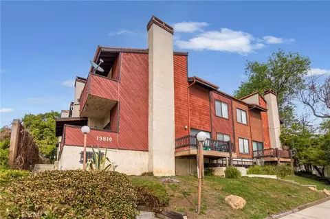 13819 Burbank Blvd #7, Van Nuys, CA 91401