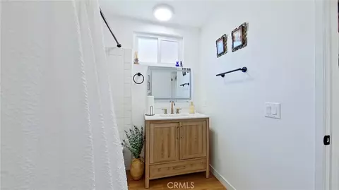 Bath - 11014 Tinker Ave, Tujunga, CA 91042 photo 4 of 4