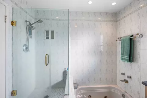 Bath - 1207 Graynold, Glendale, CA 91202 photo 5 of 6