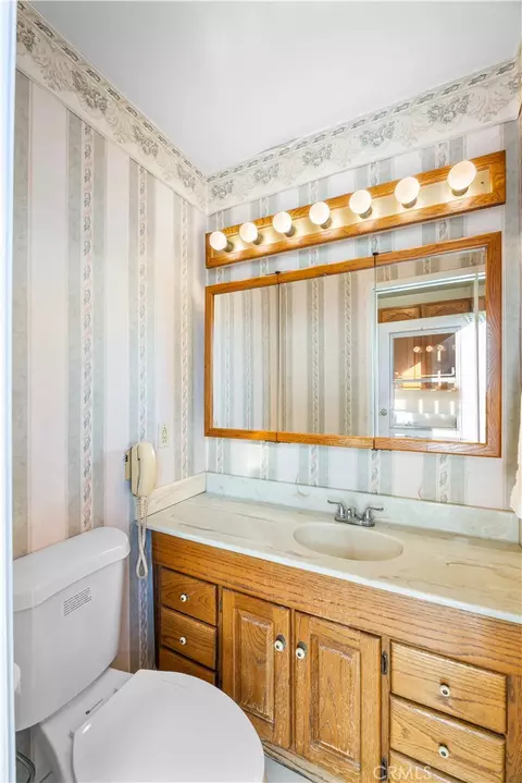 Bath - 1207 Graynold, Glendale, CA 91202 photo 1 of 6