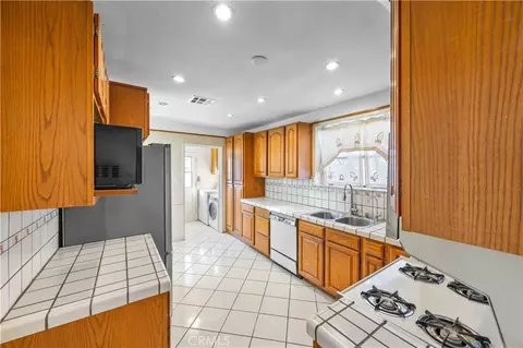 Kitchen - 1207 Graynold, Glendale, CA 91202 photo 1 of 9