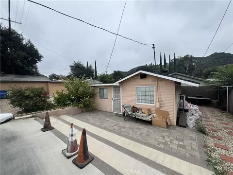 6940 Foothill, Tujunga, CA 91042 photo 4