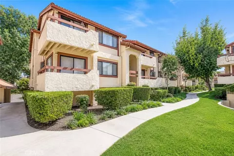 27919 Sarabande Ln #422, Canyon Country, CA 91387