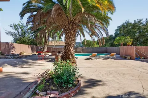 Exterior - 6604 Valmont St, Tujunga, CA 91042 photo 11 of 16