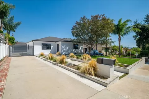 Exterior - 828 E Fairmount Rd, Burbank, CA 91501 photo 3 of 5
