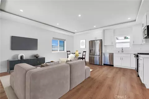 Living - 828 E Fairmount Rd, Burbank, CA 91501 photo 2 of 2