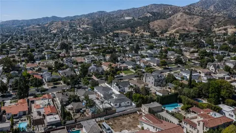 View/Area - 828 E Fairmount Rd, Burbank, CA 91501 photo 1 of 1