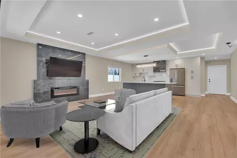 Living - 828 E Fairmount Rd, Burbank, CA 91501 photo 1 of 2