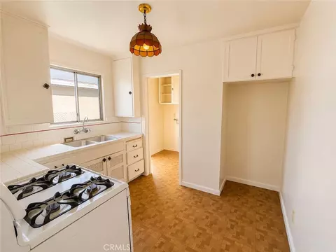 10558 Las Lunitas Ave, Tujunga, CA 91042 photo 2